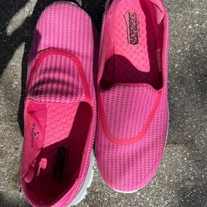 Skechers Go Walk 3 Goga Mat size 8 pink slip ons